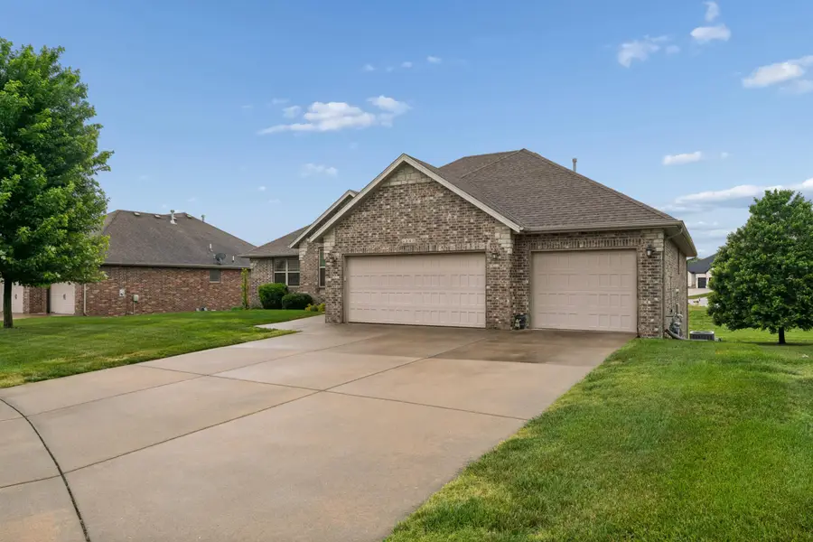 2147 N Citation Avenue, Springfield, MO 65802 - #2