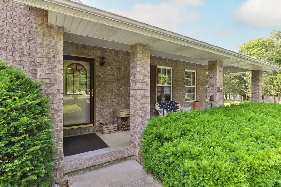 819 N Dogwood Street, Strafford, MO 65757 - #3