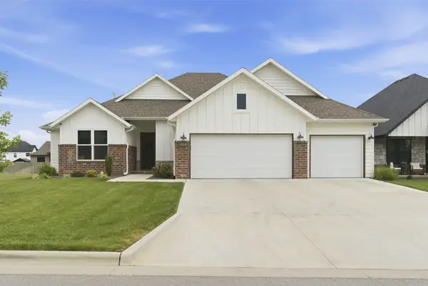 4964 S Aaron Avenue, Springfield, MO 65810