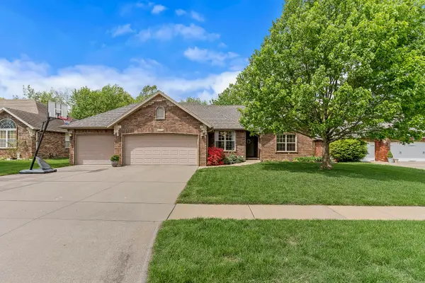 4433 S Appleton Drive, Springfield, MO 65810