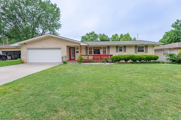 1036 E Edgewood Street, Springfield, MO 65807