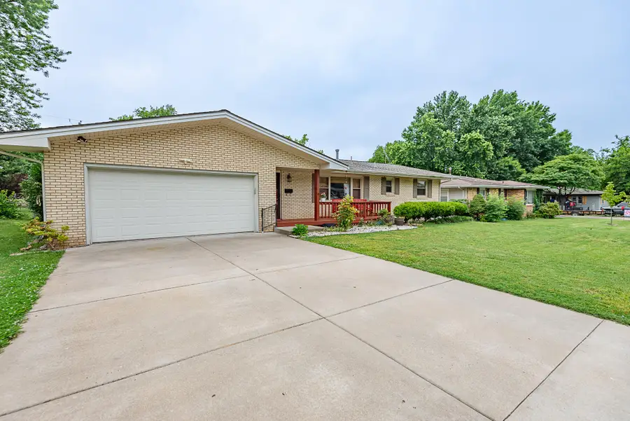 1036 E Edgewood Street, Springfield, MO 65807 - #2