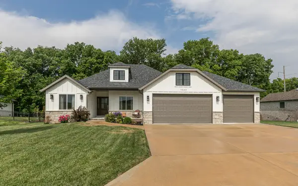 1943 N Bristol Avenue, Springfield, MO 65802