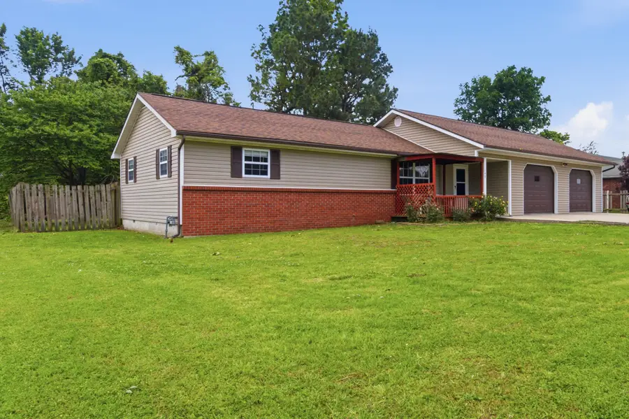 109 Circle Drive, Monett, MO 65708 - #3