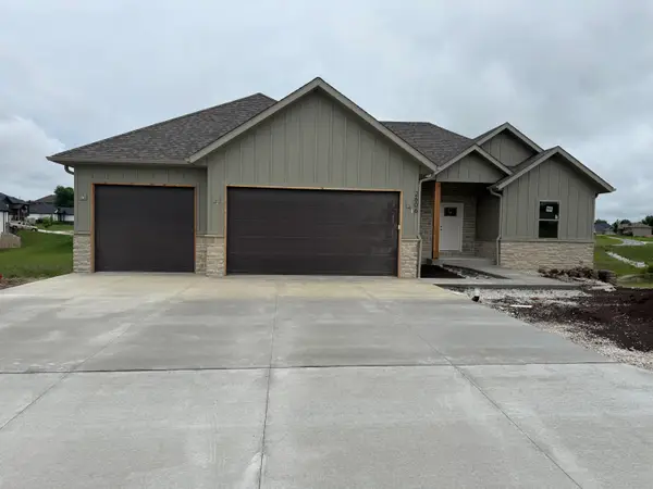 2606 W Fisherman Street, Ozark, MO 65721