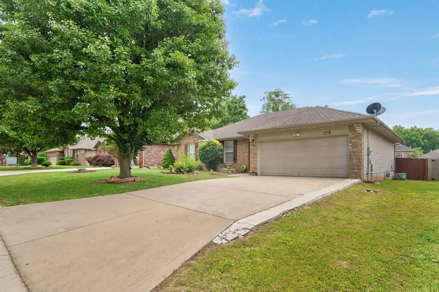 3416 W Sagamont Street, Springfield, MO 65807 - #2
