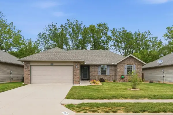 4471 W Brownstone Trace, Springfield, MO 65807