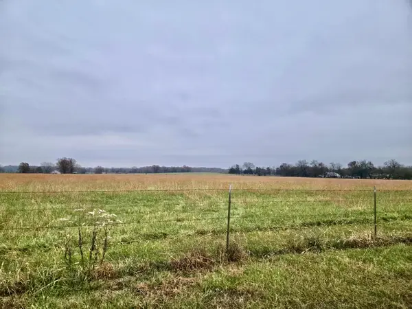 000 County Road 220, Preston, MO 65732