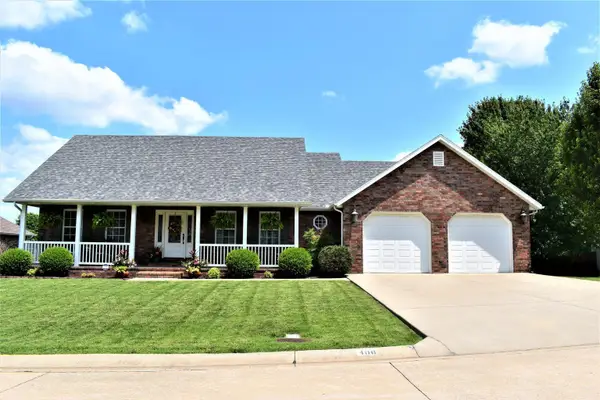 408 Honeysuckle Lane, Monett, MO 65708