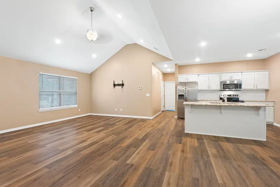 415 E 44th Street, Joplin, MO 64804 - #3