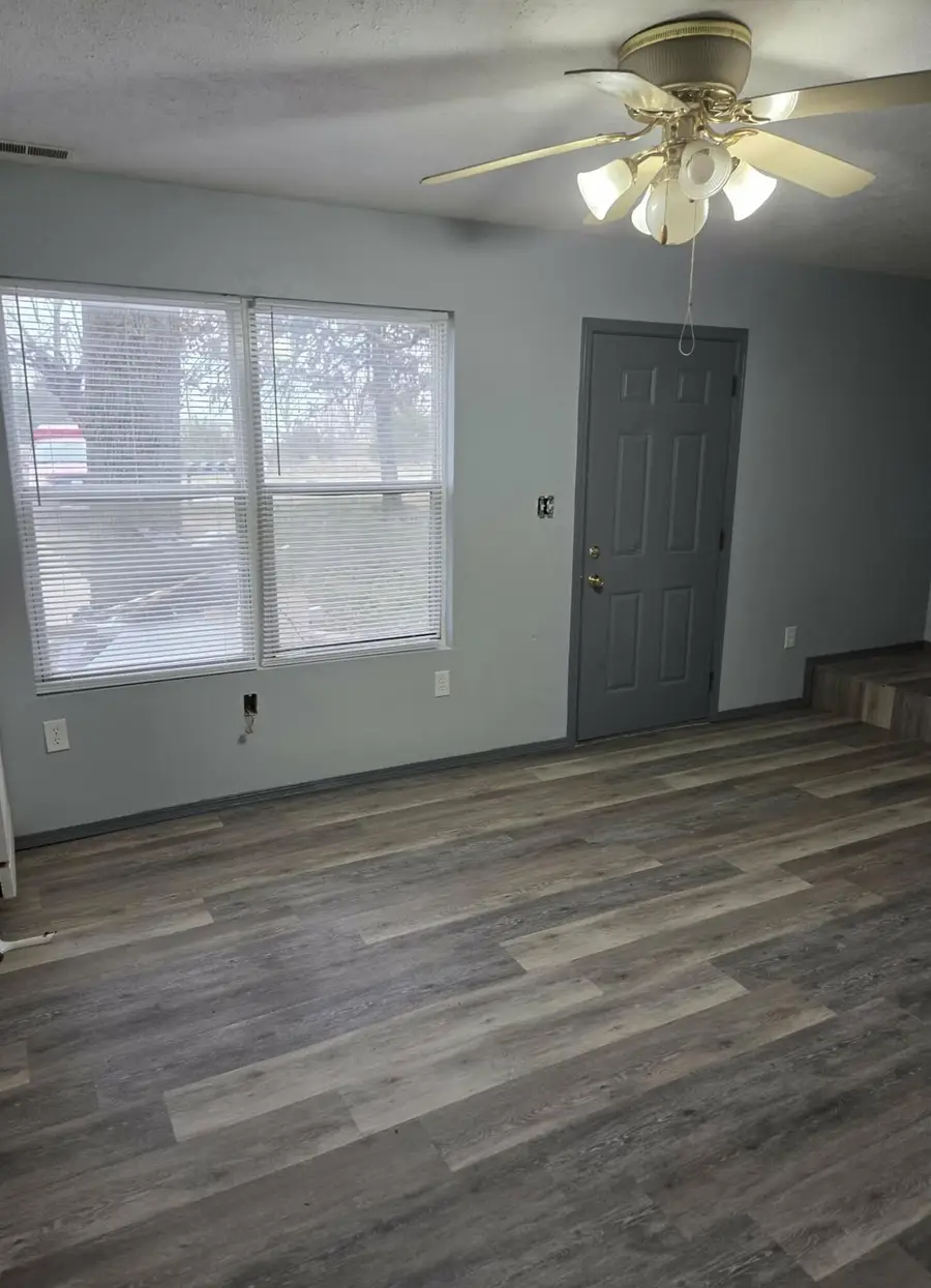 217 & 219 N Main Street, Conway, MO 65632 - #2