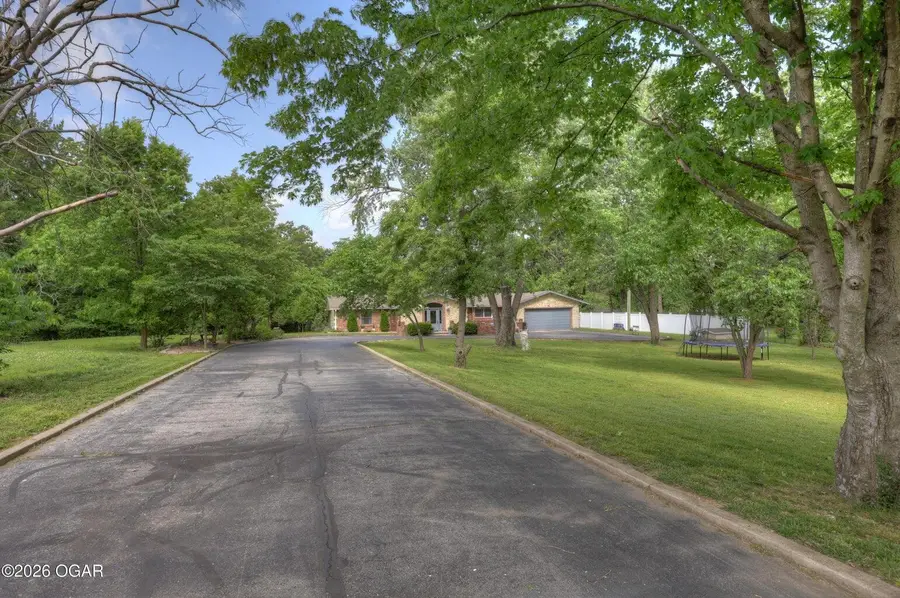 971 S Country Club Road, Carthage, MO 64836 - #2