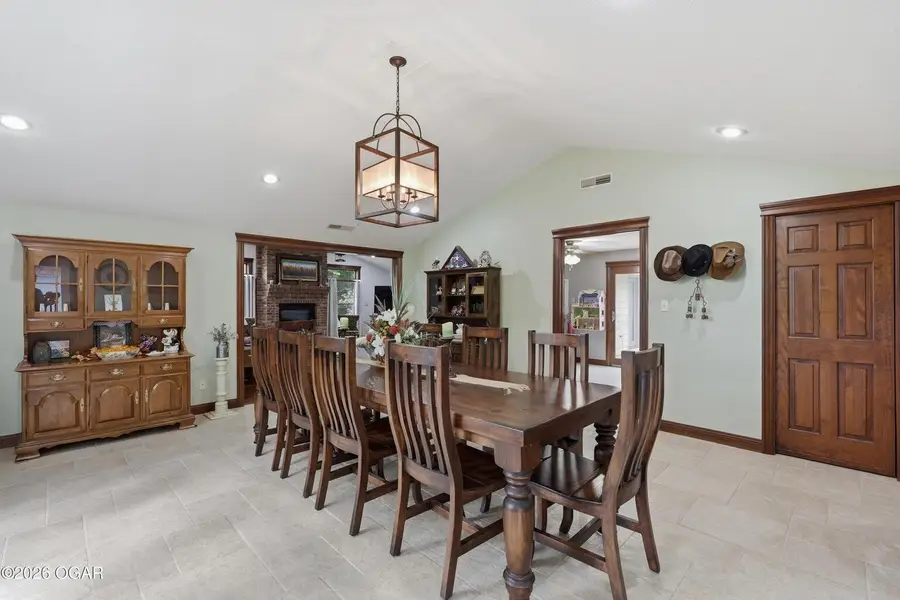 971 S Country Club Road, Carthage, MO 64836 - #3