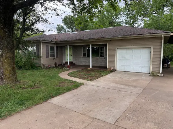 1821 W Smith Street, Springfield, MO 65803