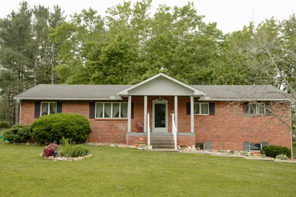 1050 W Chestnut Street, Houston, MO 65483