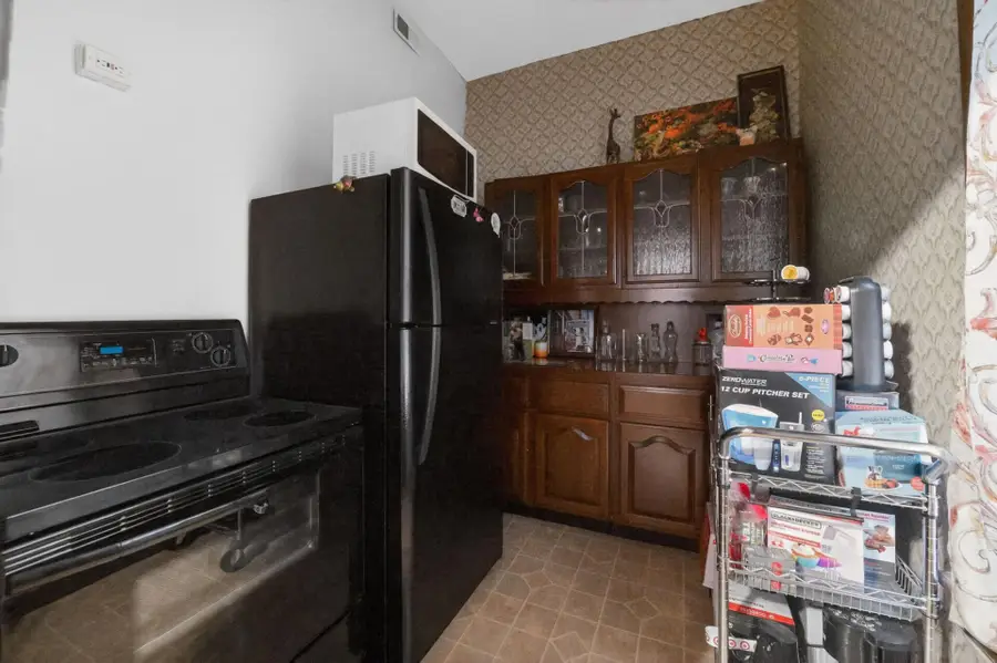 537 N 8th Street, Saint Joseph, MO 64503 - #2