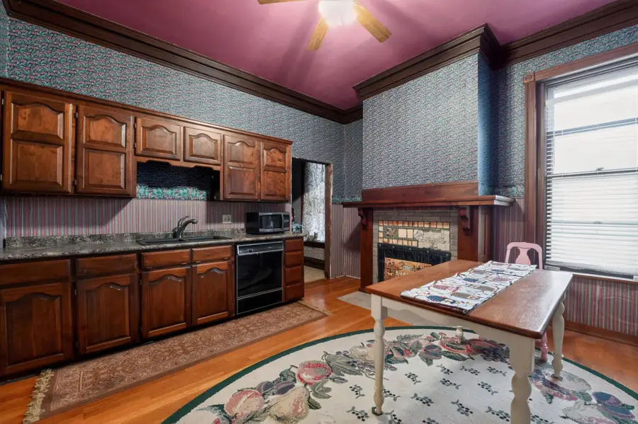 537 N 8th Street, Saint Joseph, MO 64503 - #3