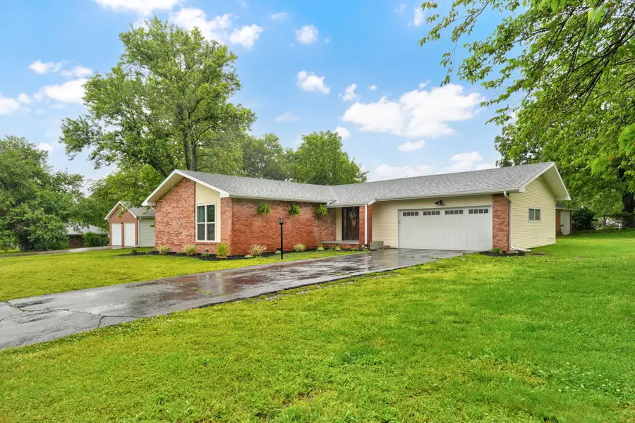 1716 S Oakland Avenue, Bolivar, MO 65613 - #2