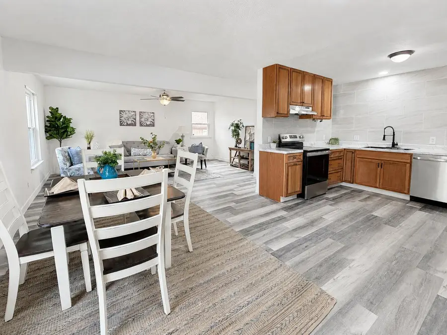 1017 E Mcclernon Street, Springfield, MO 65803 - #2