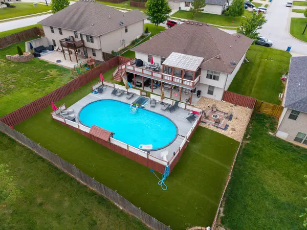 1807 E Costa Mesa Court, Ozark, MO 65721