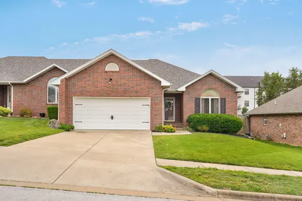 1622 W Swallow Street, Springfield, MO 65810