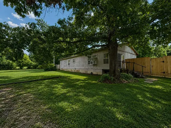 6289 Farm Road 2290, Seligman, MO 65745