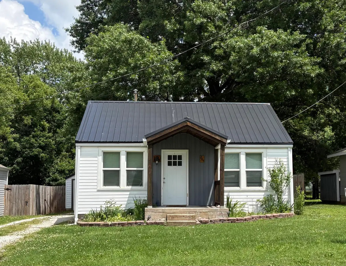 244 N Pine Street, Marshfield, MO 65706 - #1