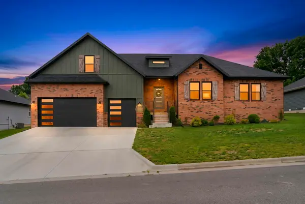 1604 E Silo Ridge Drive, Ozark, MO 65721