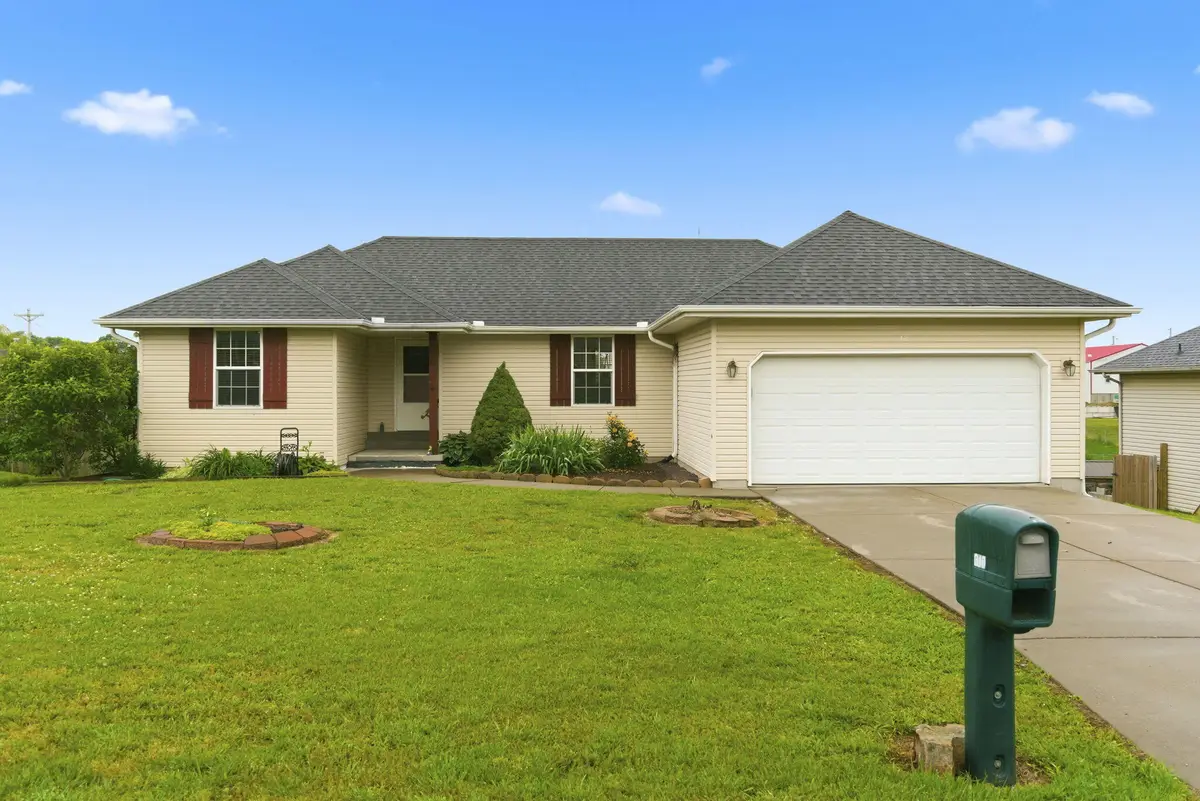 312 Cinnamon Court, Sparta, MO 65753 - #1