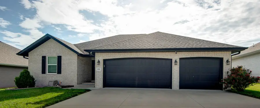 1656 N Penrose Avenue, Nixa, MO 65714 - #2