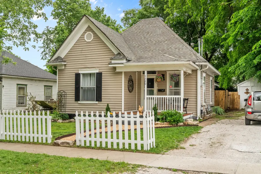 2320 N Travis Avenue, Springfield, MO 65803 - #3
