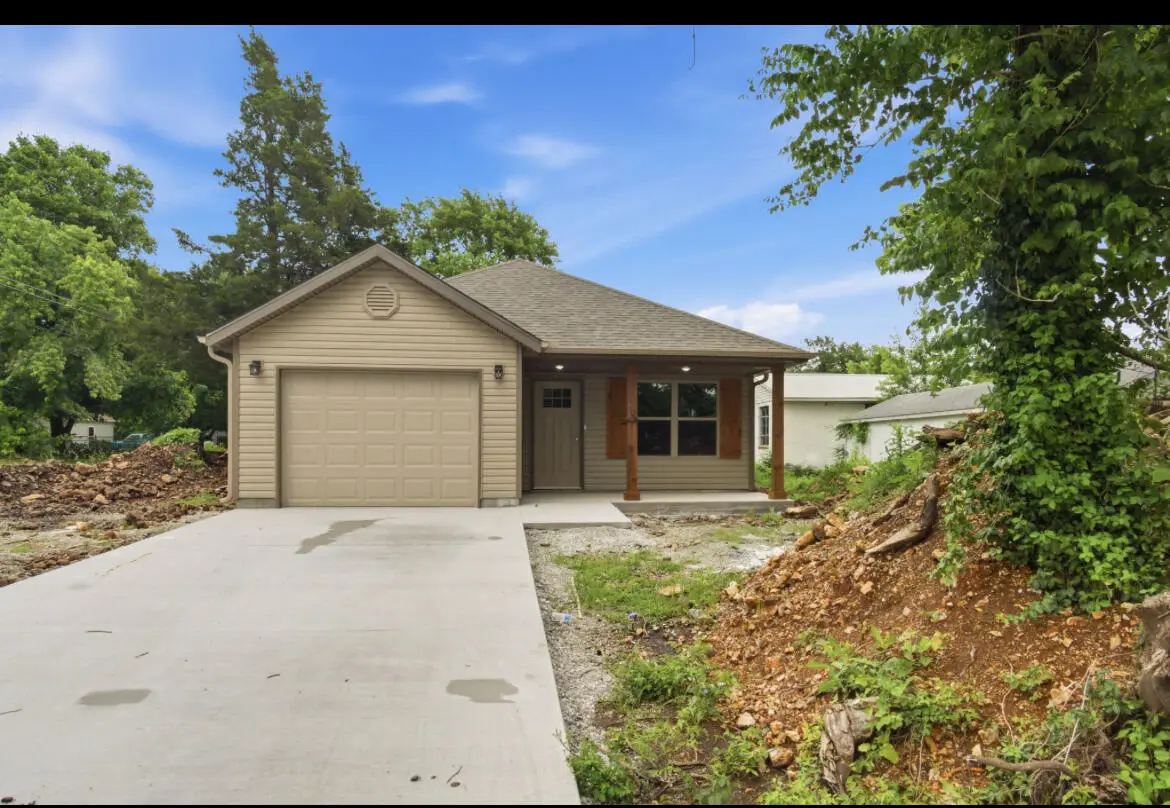 623 N Walker Street, Webb City, MO 64870 - #1