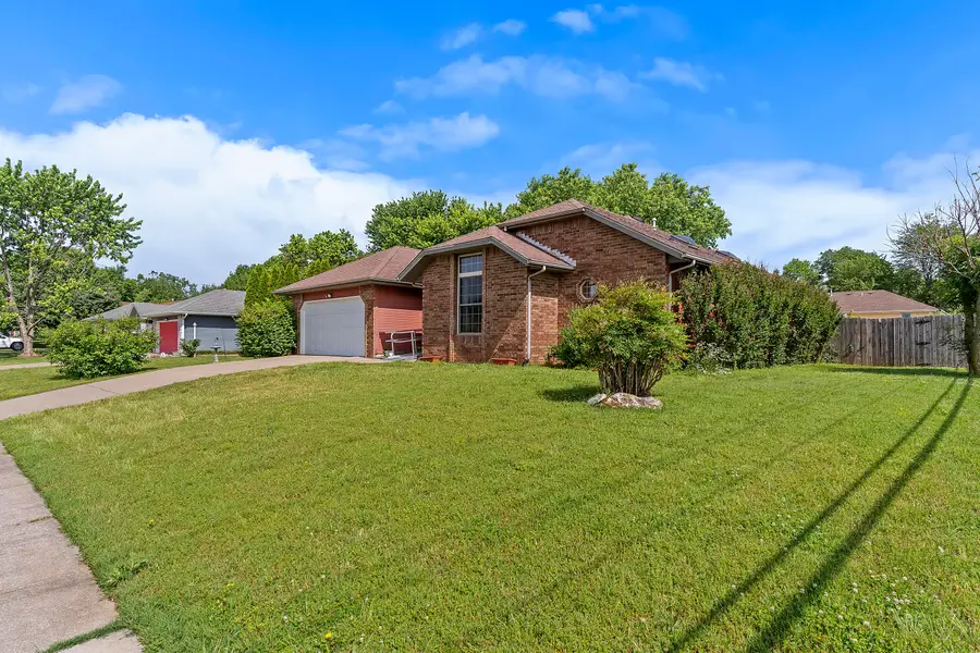 2211 W Deerfield Street, Springfield, MO 65807 - #3