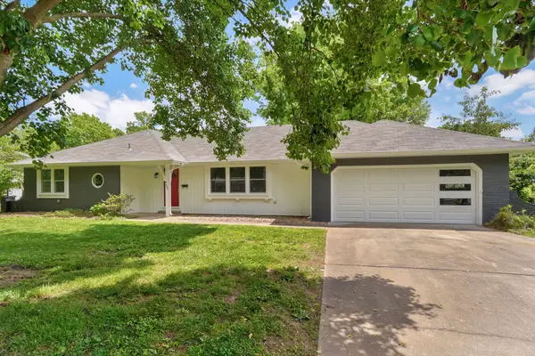 2106 S Linden Avenue, Springfield, MO 65804