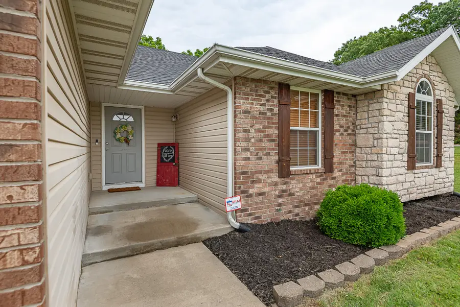 1105 W Scenic Hills Drive, Nixa, MO 65714 - #2