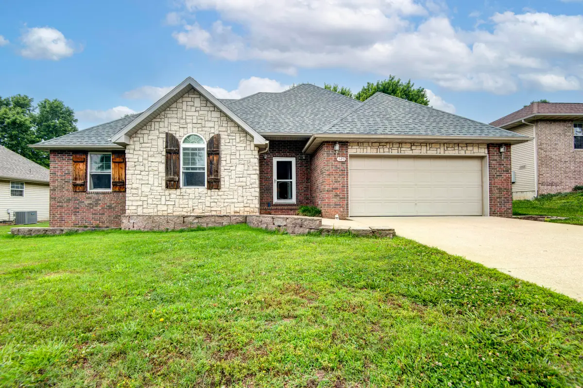 125 W Silver Oak Street, Nixa, MO 65714 - #1