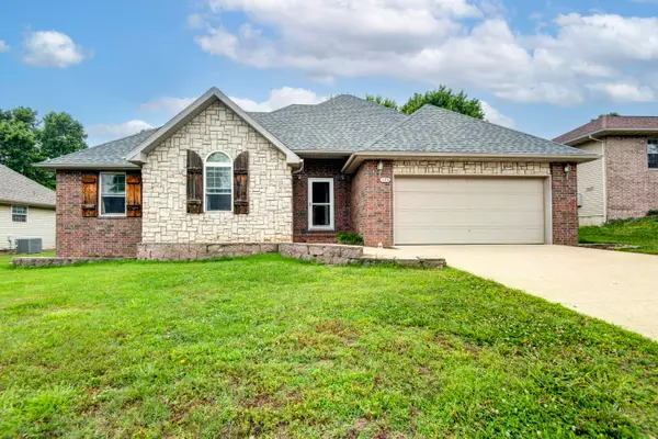 125 W Silver Oak Street, Nixa, MO 65714
