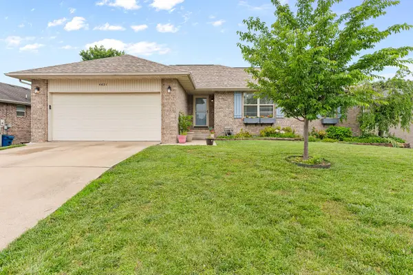 4621 S Ridgeview Avenue, Battlefield, MO 65619