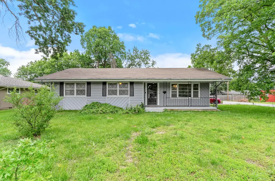 739 E Division Street, Bolivar, MO 65613 - #3
