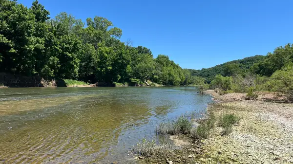 000 Camp Yocum Road, Galena, MO 65656