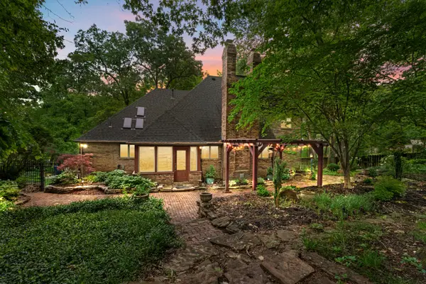 5715 S Kingston Road, Springfield, MO 65804