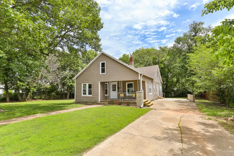 202 N Wilson Avenue, Bolivar, MO 65613 - #2