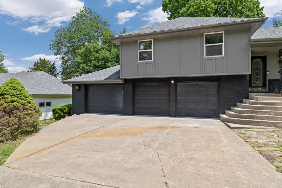 1520 S Devon Road, Springfield, MO 65809 - #2