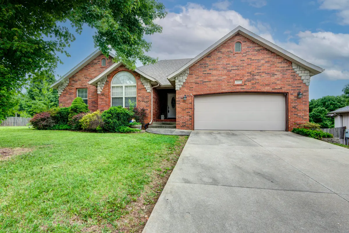 1056 W Grayrock Drive, Springfield, MO 65810 - #1
