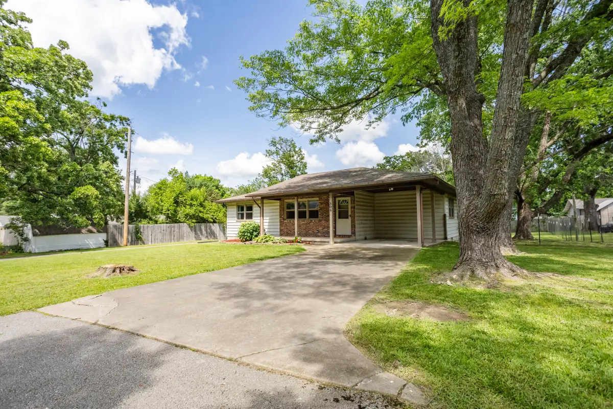 804 N Canton Avenue, Bolivar, MO 65613 - #1