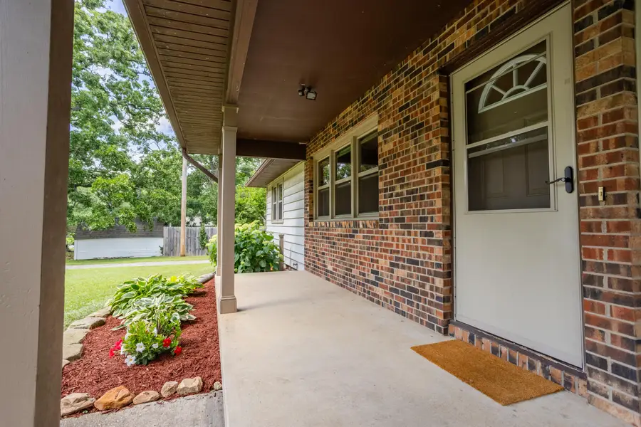 804 N Canton Avenue, Bolivar, MO 65613 - #2