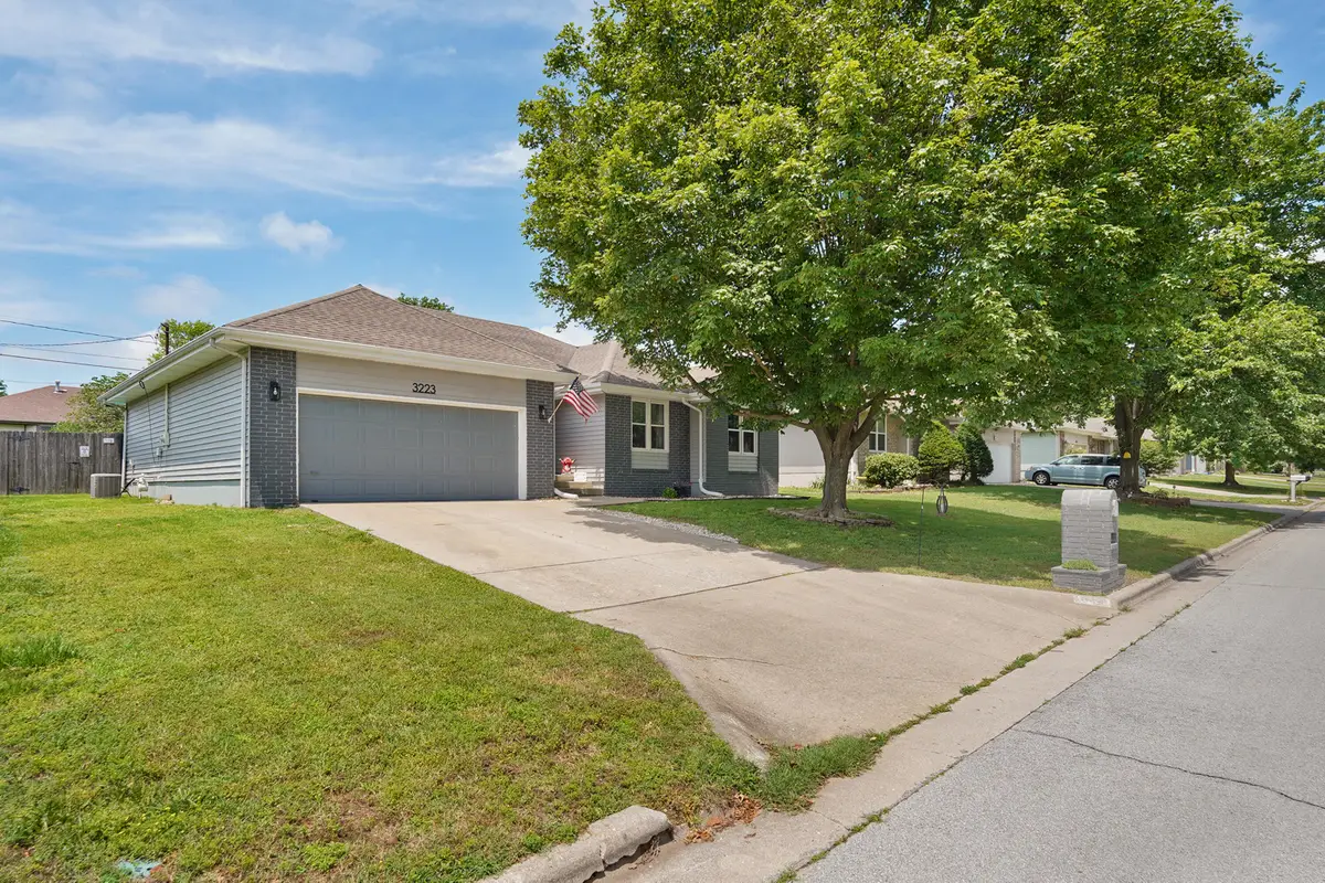 3223 S Nettleton Avenue, Springfield, MO 65807 - #1