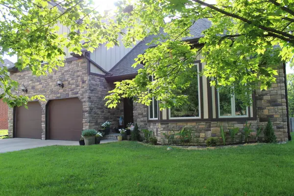 2343 W Dearborn Street, Springfield, MO 65807