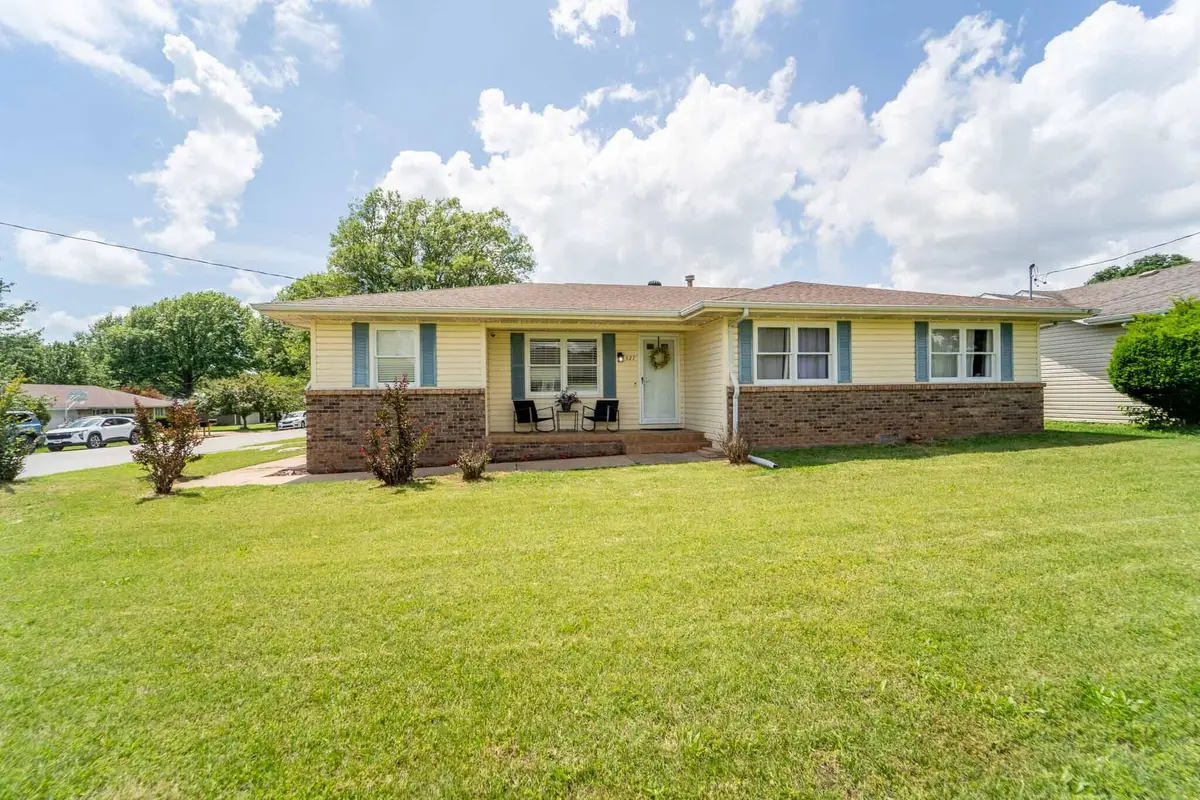 427 S Orchard Crest Avenue, Springfield, MO 65802 - #1
