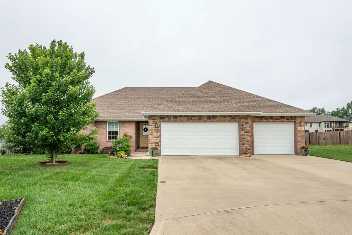 5608 E Gatehouse Drive, Strafford, MO 65757 - #1
